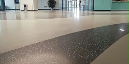 做水磨石地坪该如何选择水磨石施工厂家—青岛水磨石施工公司